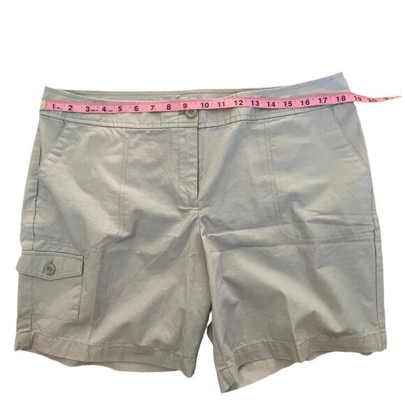 Izod ~ Lt Grey Womens Shorts ~ size 14 - Picture 7 of 12